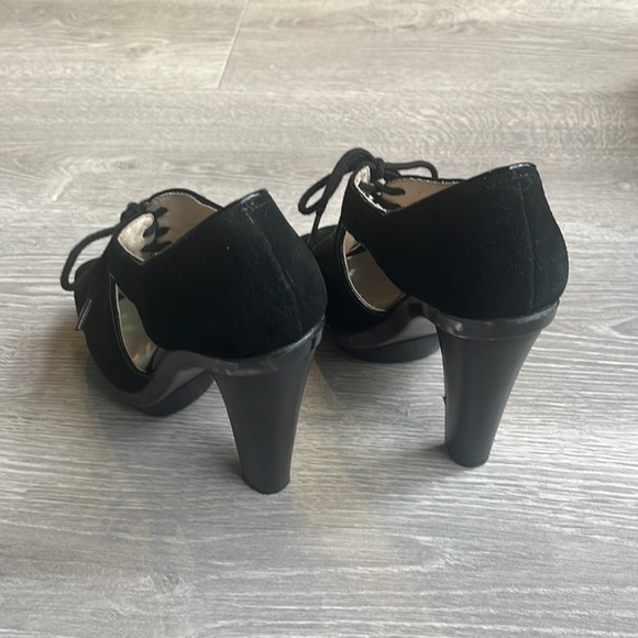 MICHAEL Michael Kors lace-up platform heel - Picture 3 of 5